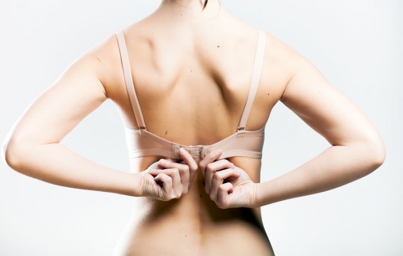 
												Тысячи минчанок стали актрисами интимных видео — их тайно снимали в примерочных магазинов
											